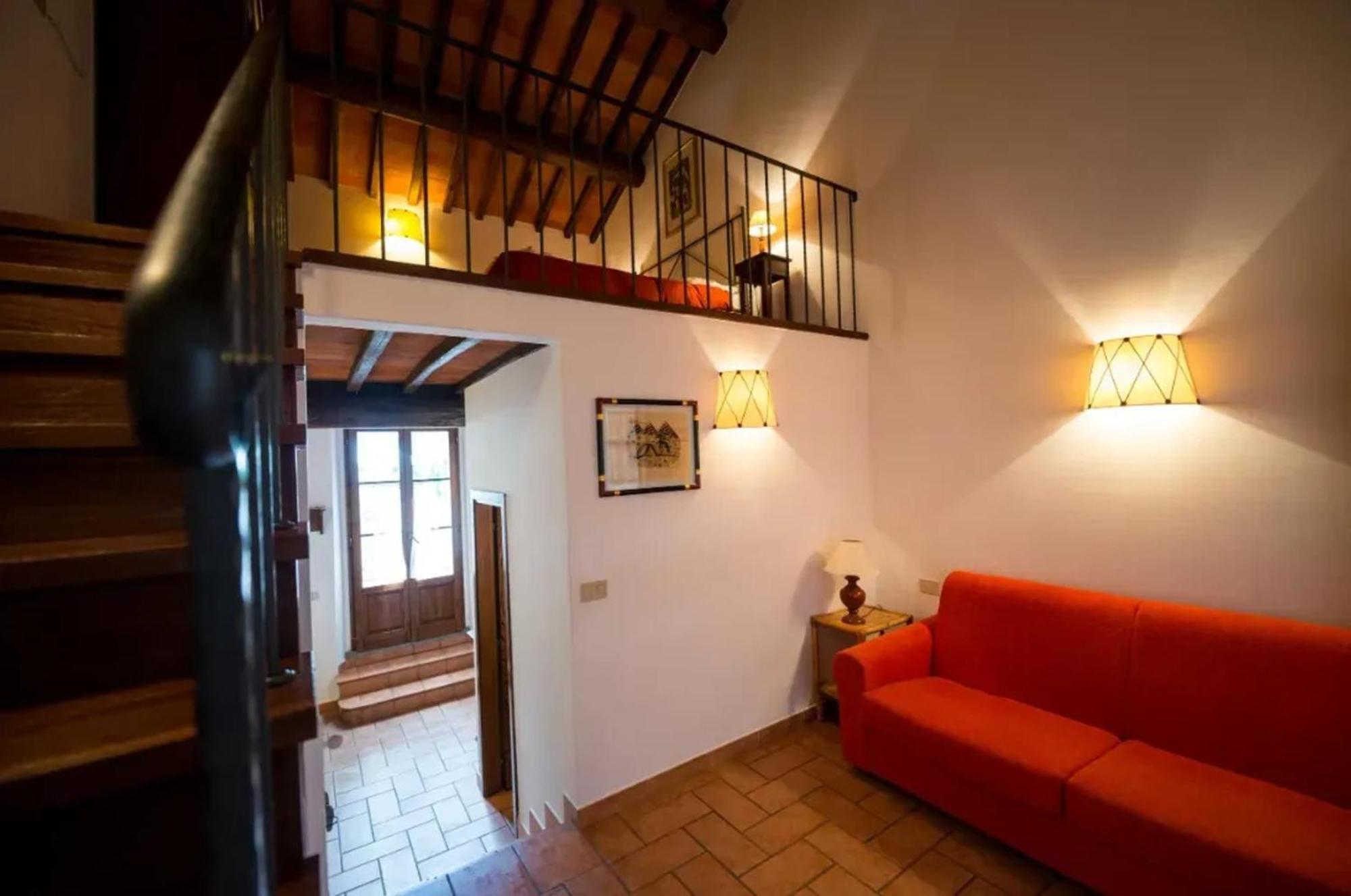 Charming Studio With Shared Pool In Loro Ciuffenna Exteriér fotografie