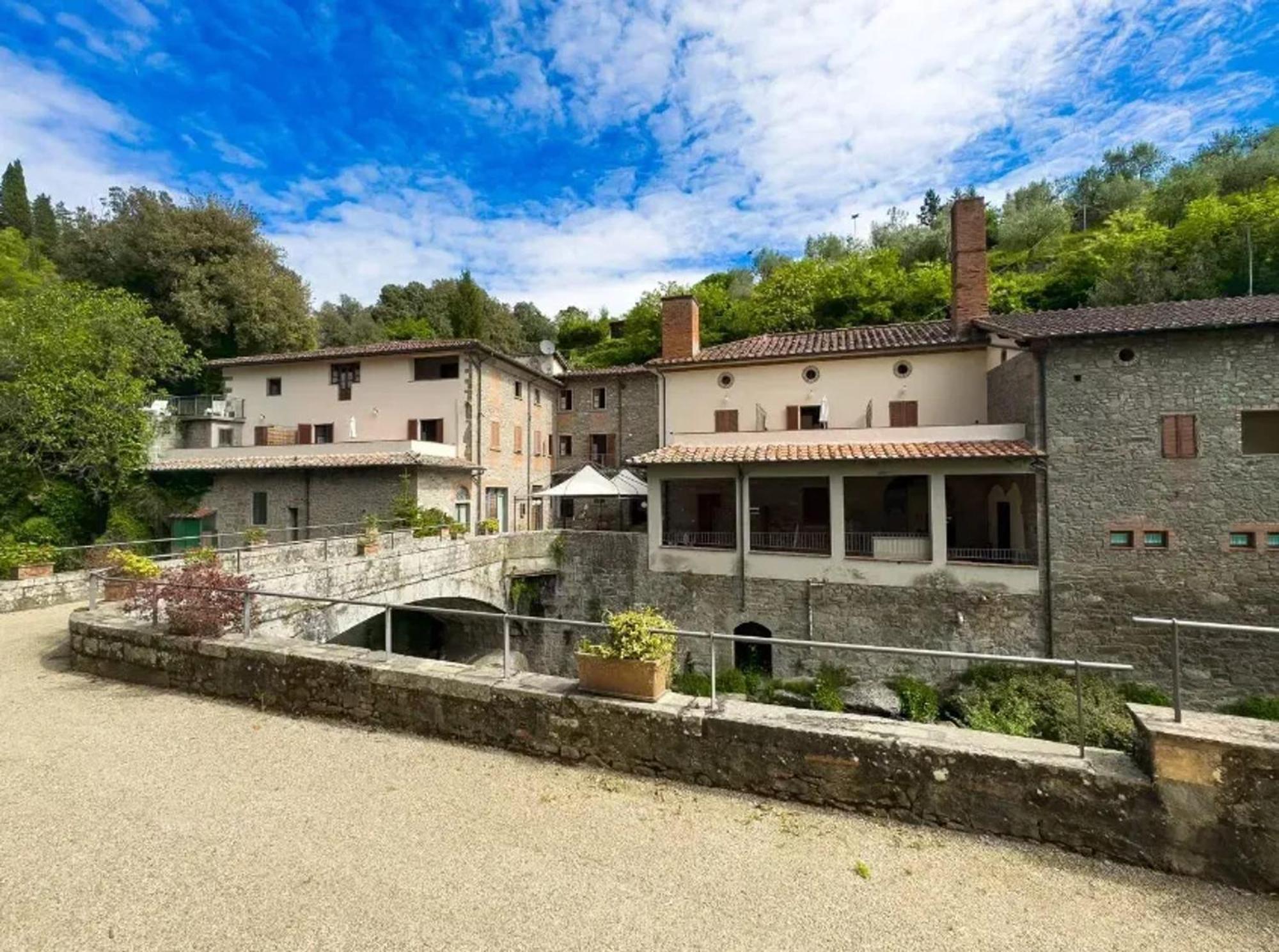 Charming Studio With Shared Pool In Loro Ciuffenna Exteriér fotografie