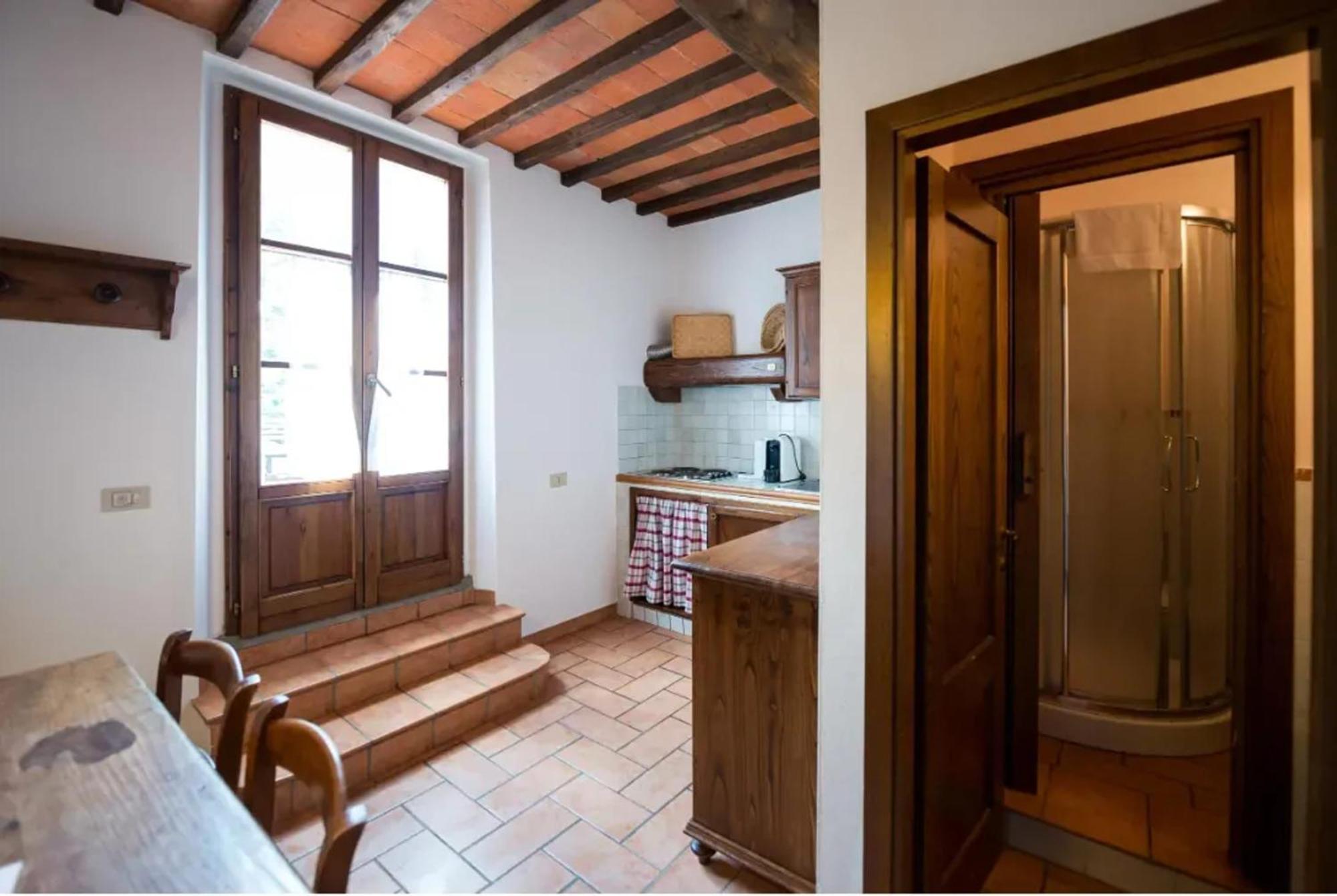 Charming Studio With Shared Pool In Loro Ciuffenna Exteriér fotografie